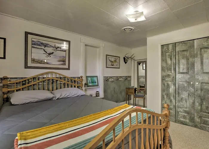 Ferienhaus Walkable Sleep House W/ Patio & Sunroom!