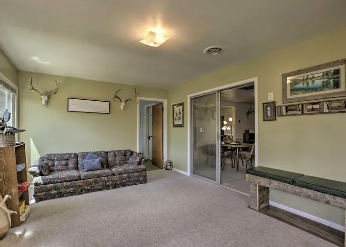 Walkable Sleep House W/ Patio & Sunroom!