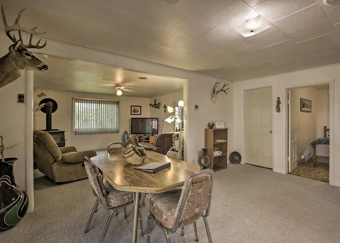 Holiday home Walkable Sleep House W/ Patio & Sunroom!