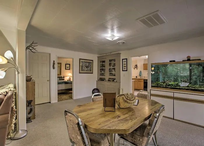Walkable Sleep House W/ Patio & Sunroom! Ten Sleep