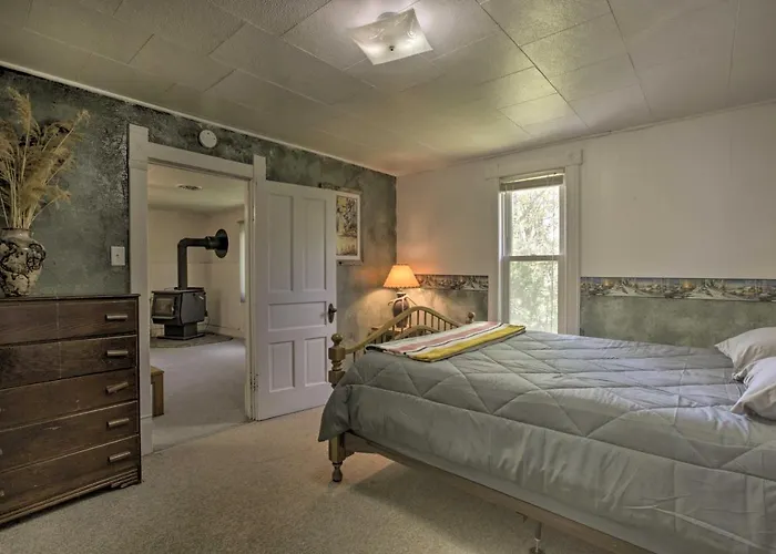Ferienhaus Walkable Sleep House W/ Patio & Sunroom!