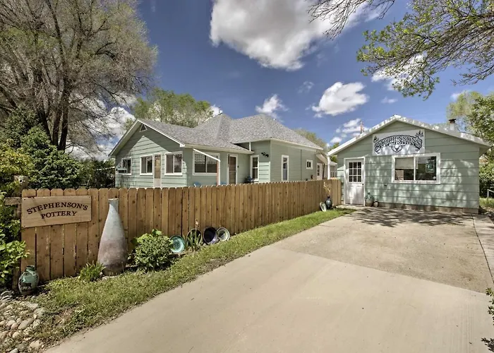 Walkable Sleep House W/ Patio & Sunroom! * Ten Sleep