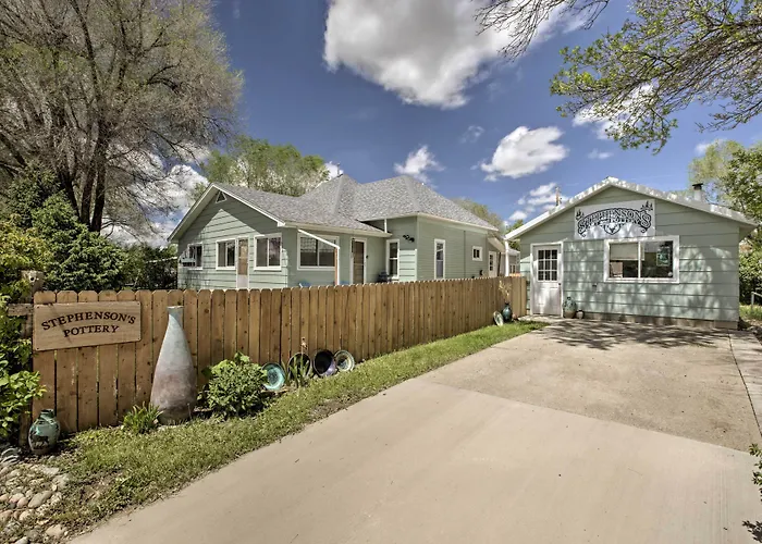 Walkable Sleep House W/ Patio & Sunroom! Holiday home Ten Sleep