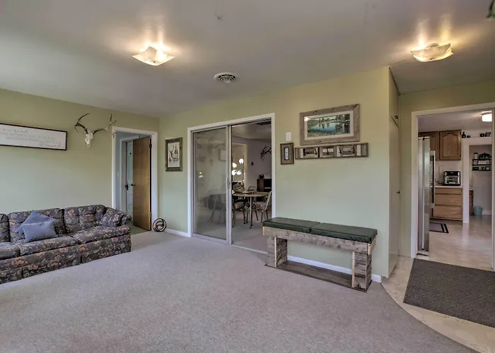 Walkable Sleep House W/ Patio & Sunroom! Holiday home Ten Sleep