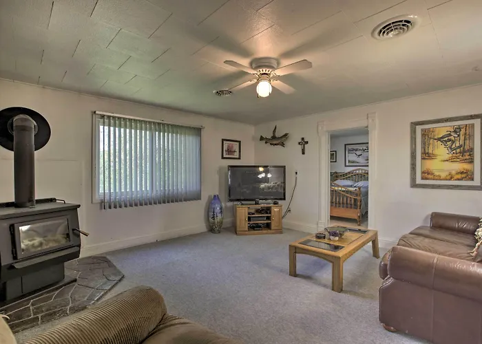 Walkable Sleep House W/ Patio & Sunroom! Ten Sleep